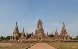 Wat Chaiwatthanaram temple ruins in Ayutthaya